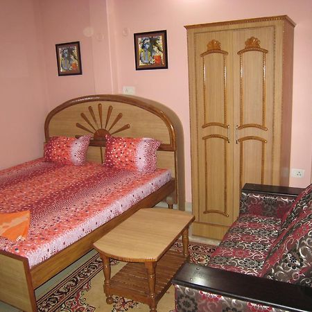ורנאסי Krishna Paying Guest House חדר תמונה