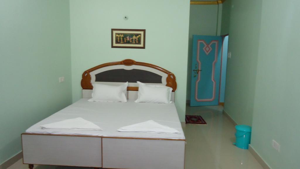 ורנאסי Krishna Paying Guest House חדר תמונה