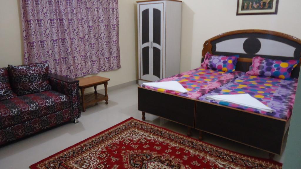ורנאסי Krishna Paying Guest House חדר תמונה